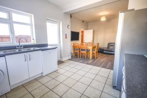 Photo 19- click for photo gallery